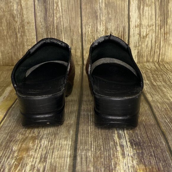 Dansko Stamped Leather Professional Clogs Women's Size 39 (US 8.5-9) - Picture 9 of 11
